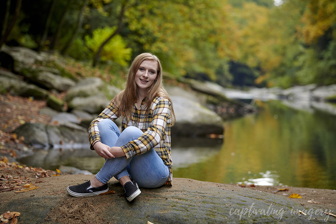 senior girl portrait outdoor session