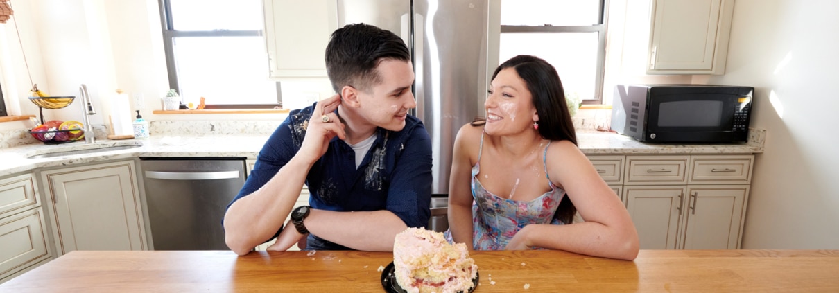 cake fight in the kitchen - cranberry township family portraits