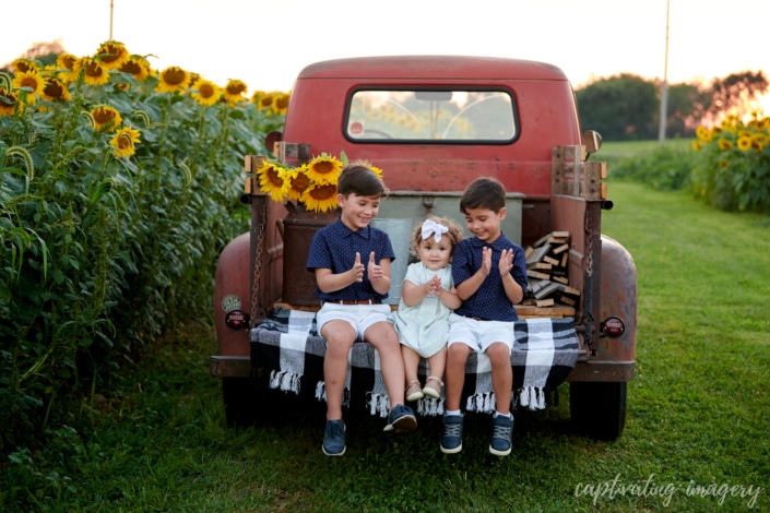 truck and sunflower photos - Now booking sunflower sessions for a limited time