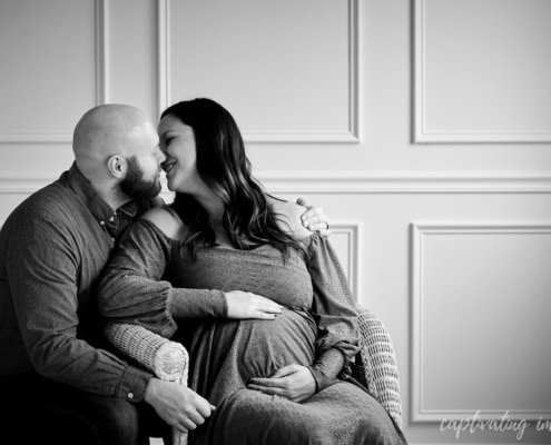 Maternity kissing couple - maternity session